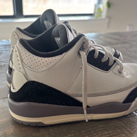 Kids White/Black Jordan 3 Retros - Picture 3 of 10